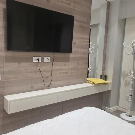 Appartement Kodra E Diellit 2 *